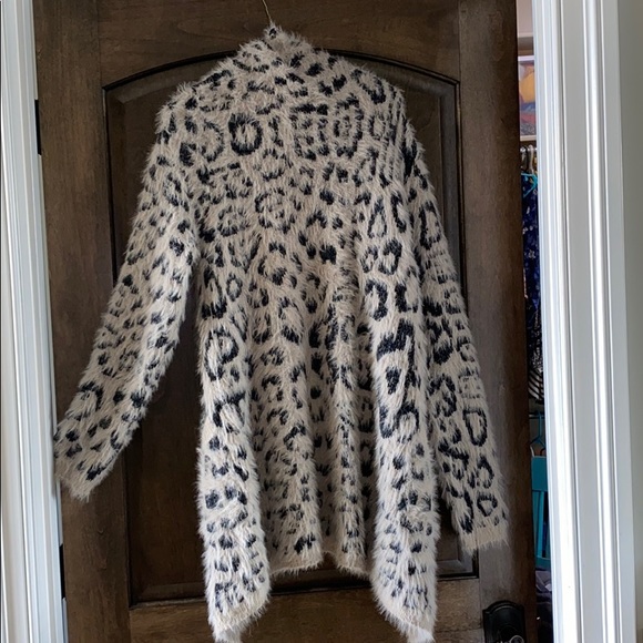 Cheetah Print Woolly Jacket/Cardigan - Picture 4 of 4